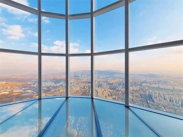 롯데월드타워 실제 사진 2